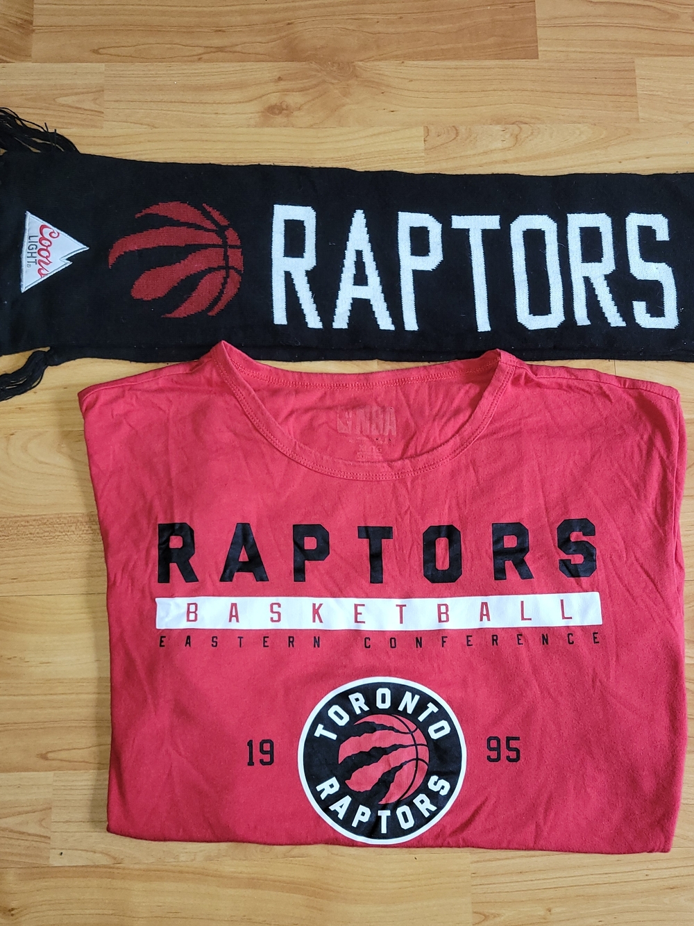 Toronto Raptors Bundle: Men's Extra Large Red Graphic T-Shirt And 5' Black Scarf